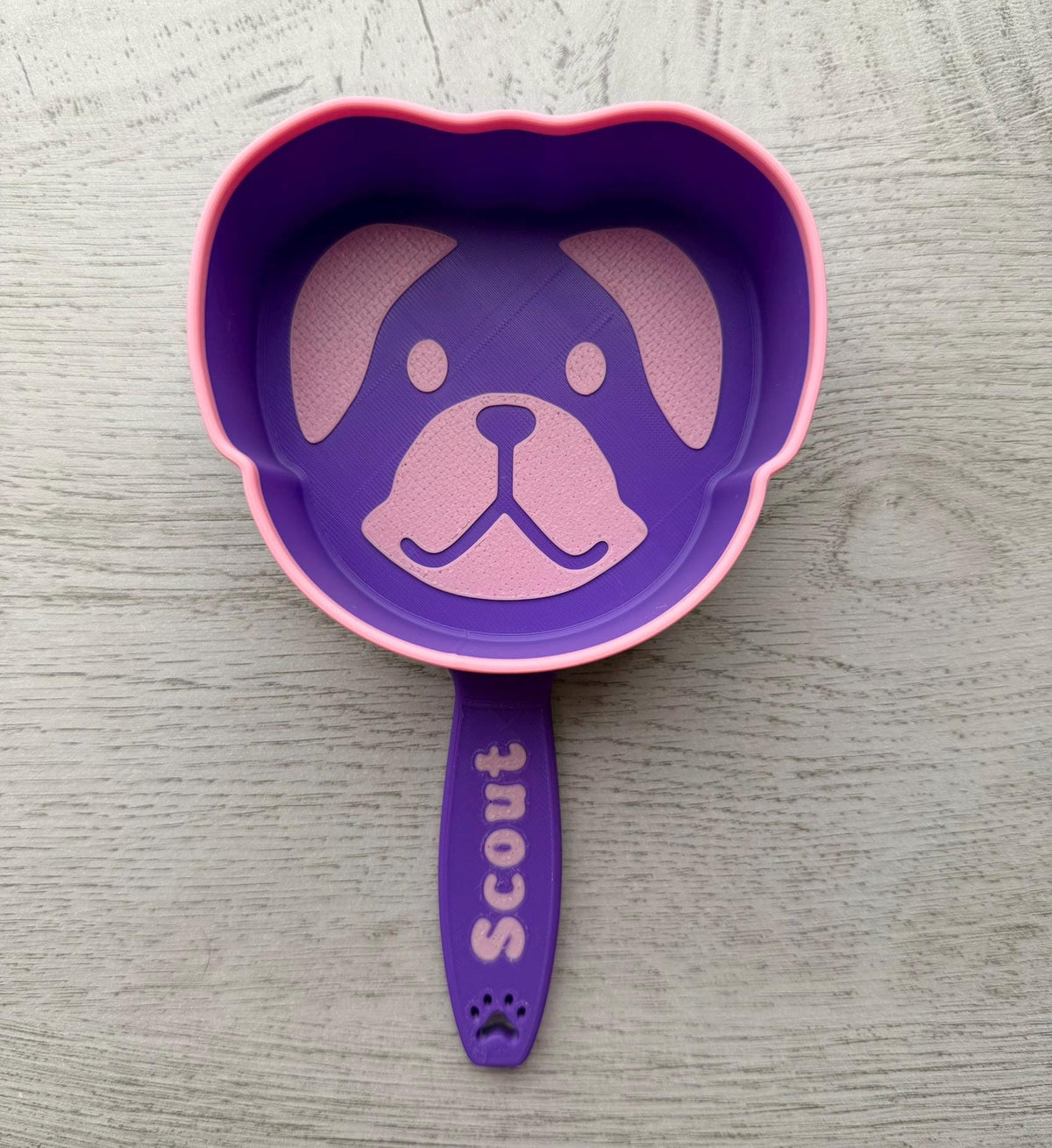 Personalized puppy-face dog food scoop, showing the cup size marked on the handle