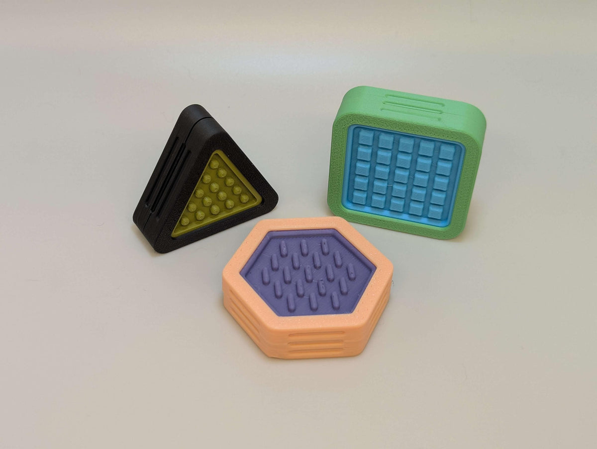 3D printed magnetic fidget slider in a two-color finish